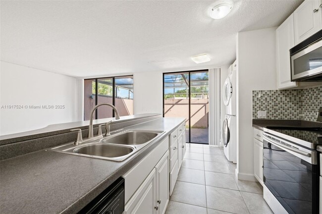 Building Photo - 1017 NW 124th Ave