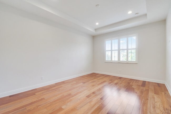 Building Photo - 4644 Cadiz Cir