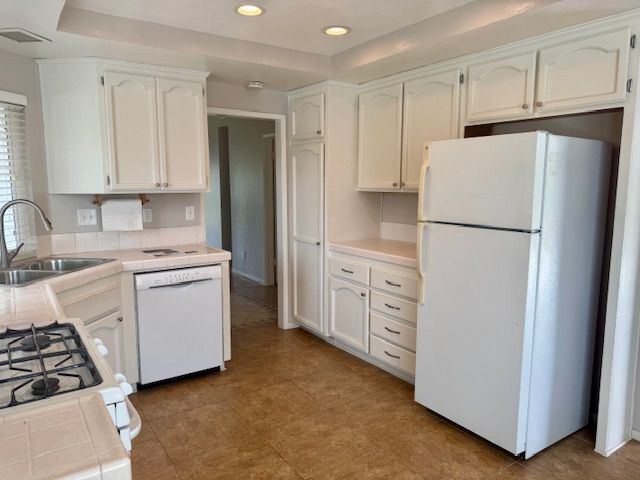 Building Photo - 6991 Sandcastle Dr