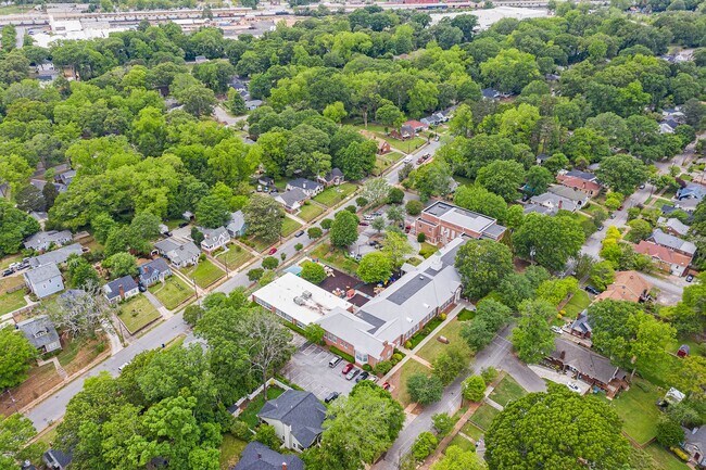 Building Photo - 3 Bedroom 2 Bath Brick Bungalow