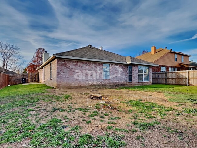 Building Photo - 4016 Colorado Springs Dr