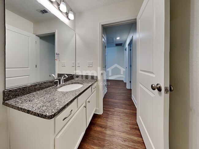 Building Photo - 8481 Highfield Ave