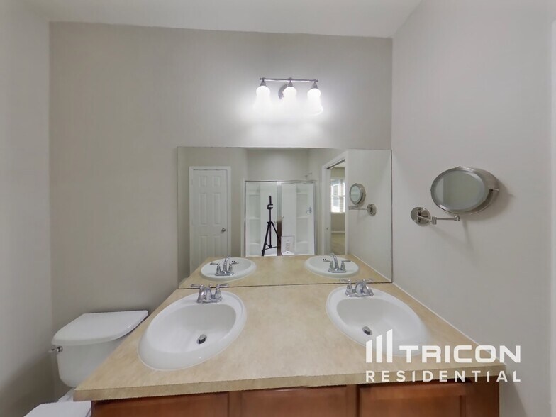 Building Photo - 593 Alpine Thistle Dr