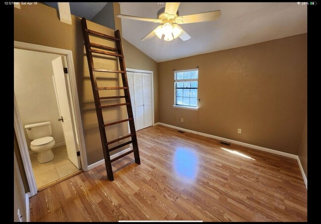 Building Photo - Charming 2BR Townhome in Tallahassee near ...