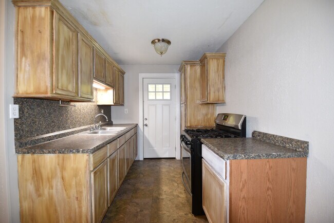 Building Photo - 1713 Ordway St