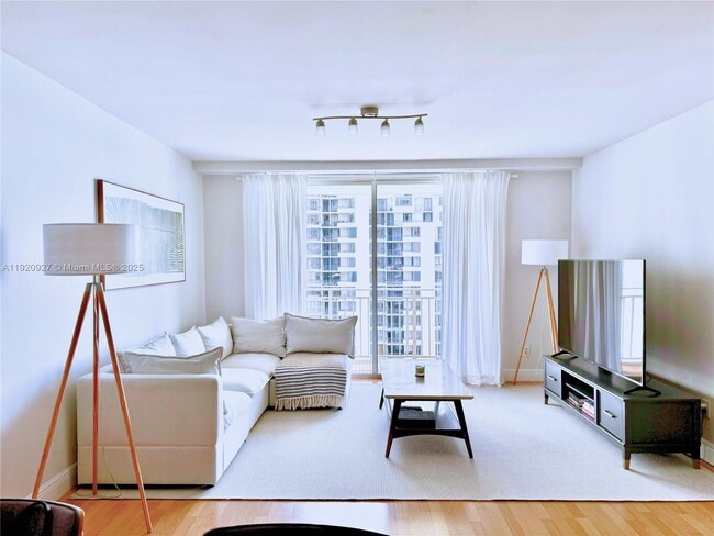 Primary Photo - 770 Claughton Island Dr