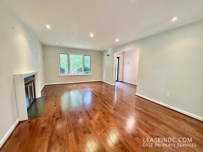 Building Photo - 4439 Springdale St NW