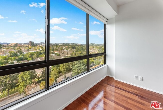 Building Photo - 10551 Wilshire Blvd