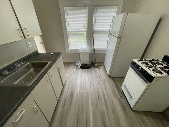 Building Photo - 1 bedroom, 1 bath