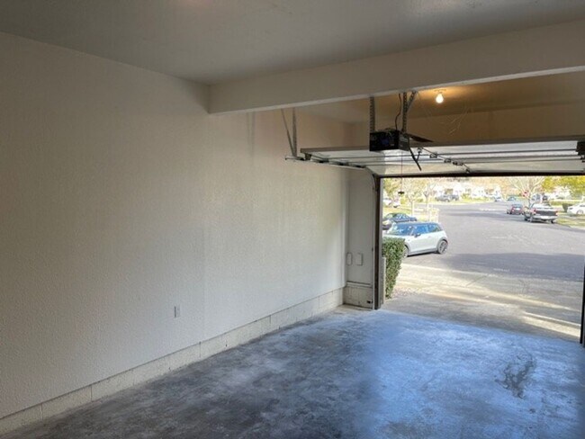Building Photo - Yountville Condo