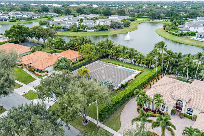 Building Photo - 3317 Embassy Dr