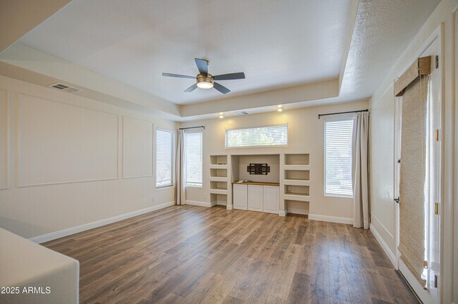 Building Photo - 4564 S Maverick Ct