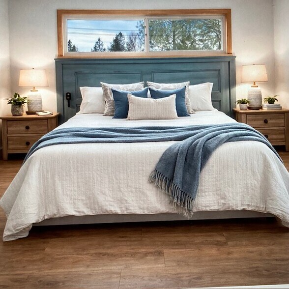 Queen size bed - 719 Hanshaw Rd