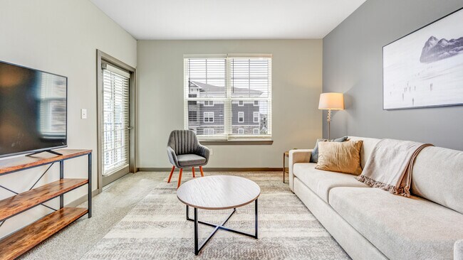 Building Photo - 215 Columns way