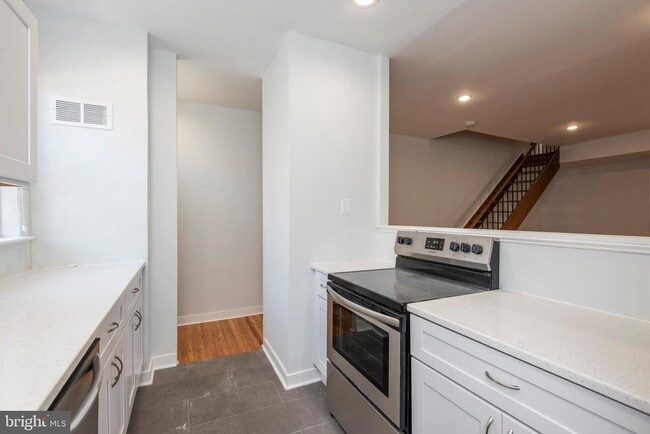 Building Photo - 3936 Delancey St