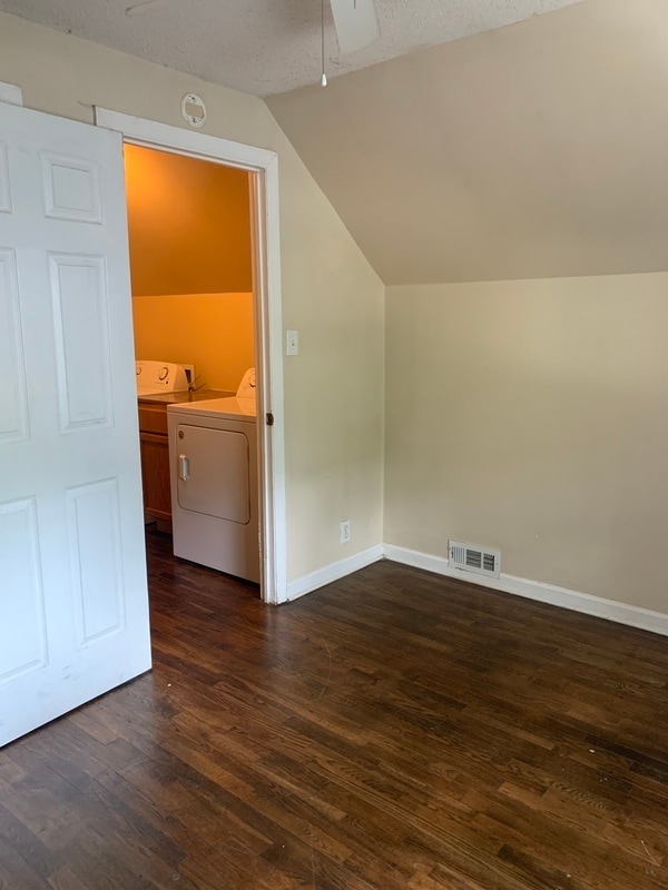 Building Photo - 4201 Dinglewood Ave