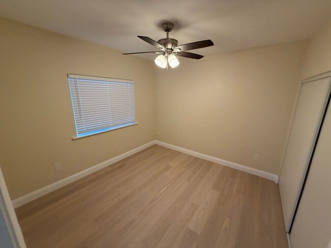 Building Photo - 985 Williams St