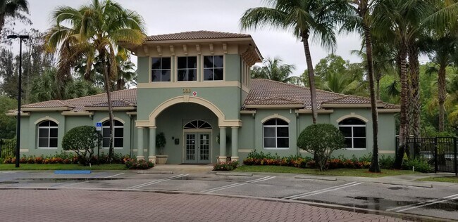 Building Photo - 350 Crestwood Cir