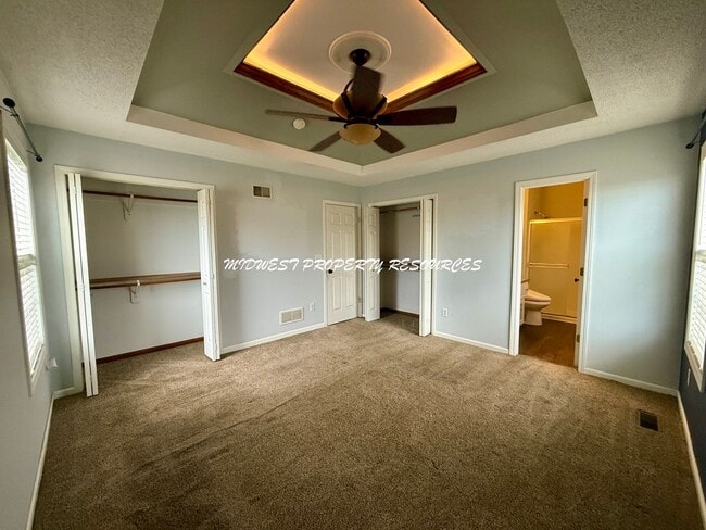 Building Photo - Lee's Summit Schools! 3 Bedroom/2.5 Bath H...