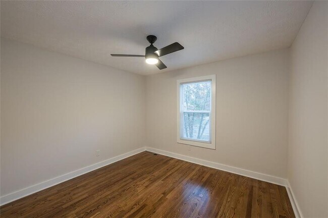 Building Photo - 237 Park Ave