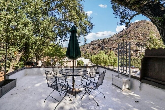 Building Photo - 432 Fernwood Pacific Dr