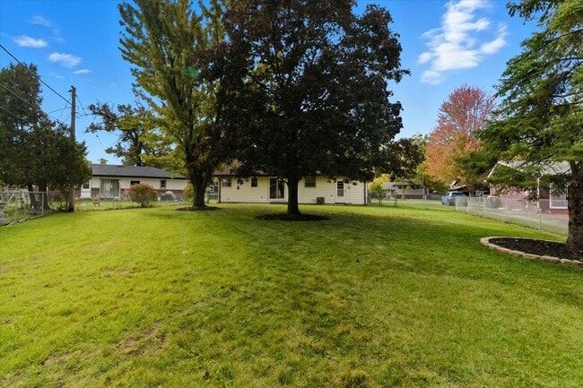 Building Photo - 2124 Burr Oak Ln