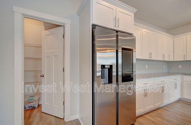 Building Photo - 6834 N 89th Loop