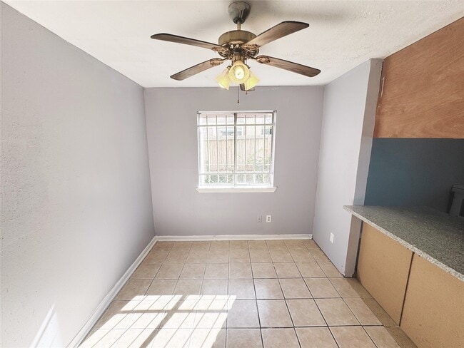 Building Photo - 5119 Prairie Ridge Rd