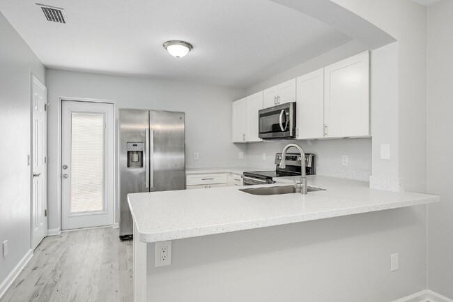 Building Photo - Beautiful Sonesta Walk Townhome with Resor...