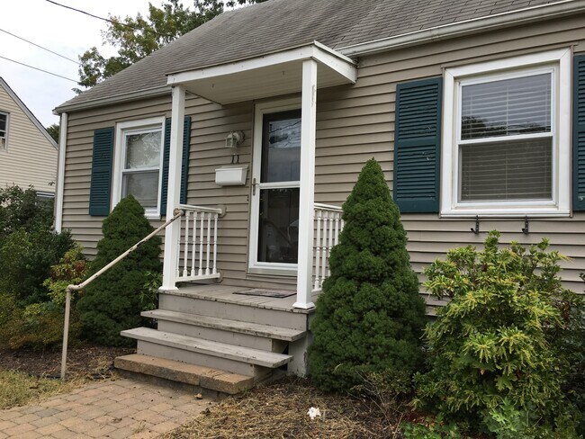 Primary Photo - 11 Woodside Drive