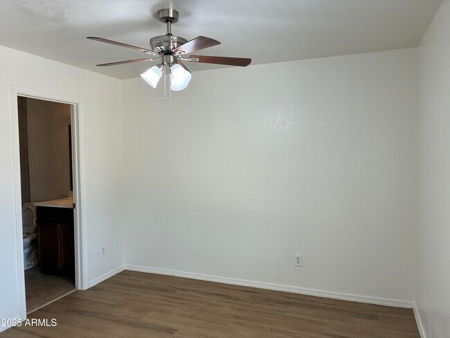 Building Photo - 11014 N 65th Ave