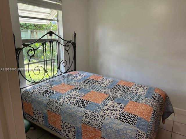 Building Photo - 2250 SW 11th St