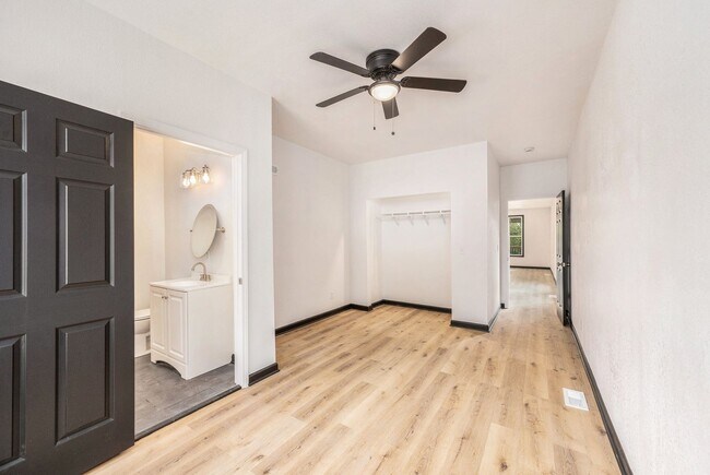 Building Photo - Remodeled 3 Bedroom 2 Bathroom Home!