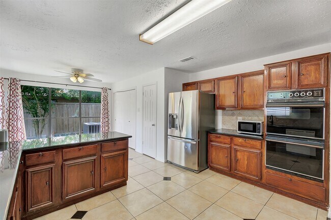 Building Photo - 3103 Ashford Bend Dr