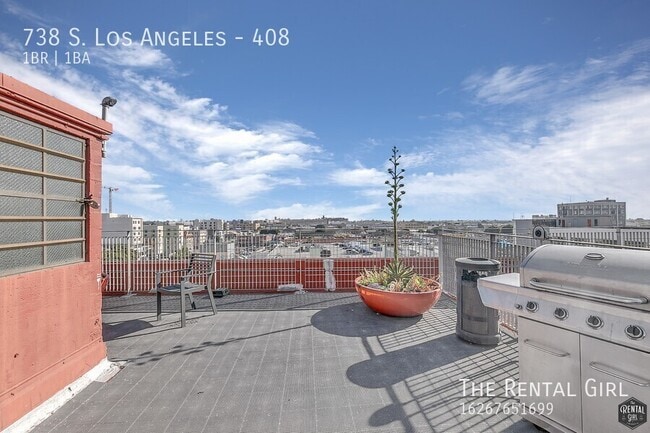 Building Photo - 738 S Los Angeles St