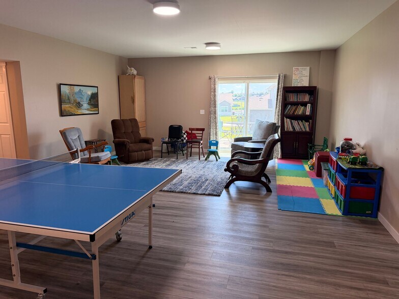 Building Photo - 4423 Schilling Dr