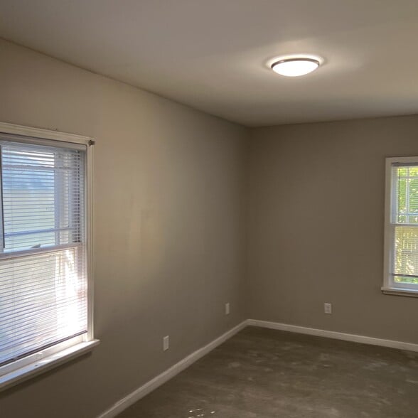 Building Photo - 1115 Clover St