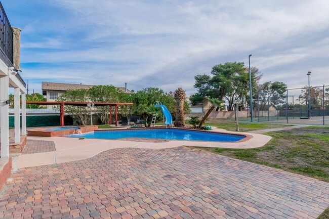 Building Photo - 6845 Coley Ave