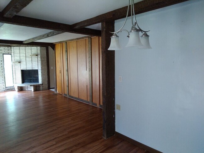 Building Photo - 1888 Spaulding Rd