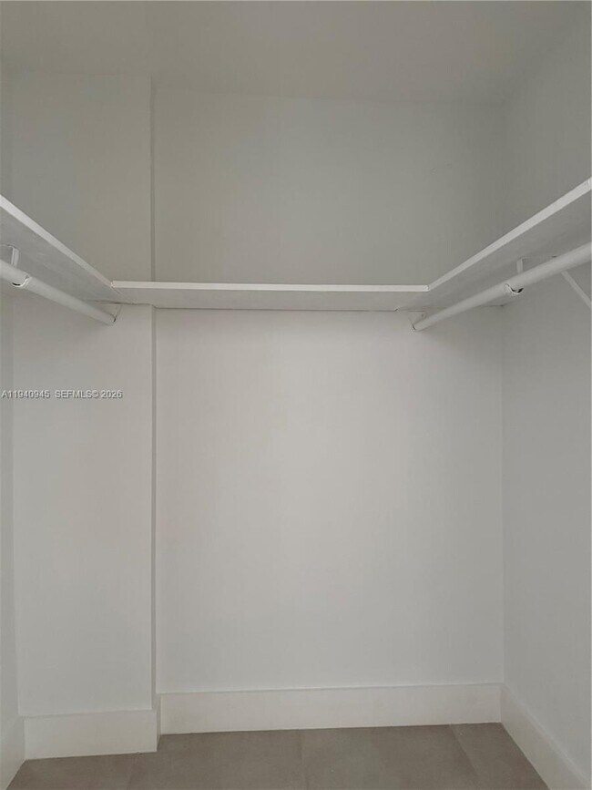 Building Photo - 6770 Indian Creek Dr