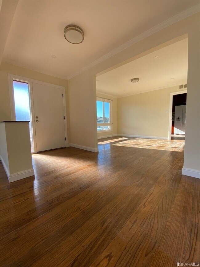 Building Photo - 67 Parkwood Dr