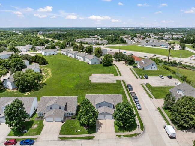 Building Photo - 3515-3517 Prescott Dr.