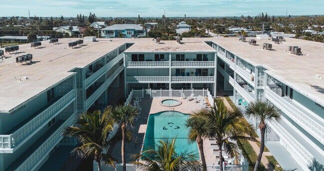 Building Photo - 4800 Ocean Beach Blvd