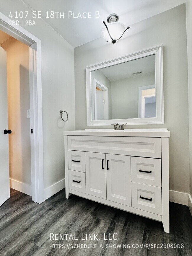 Building Photo - 4107 SE 18th Pl