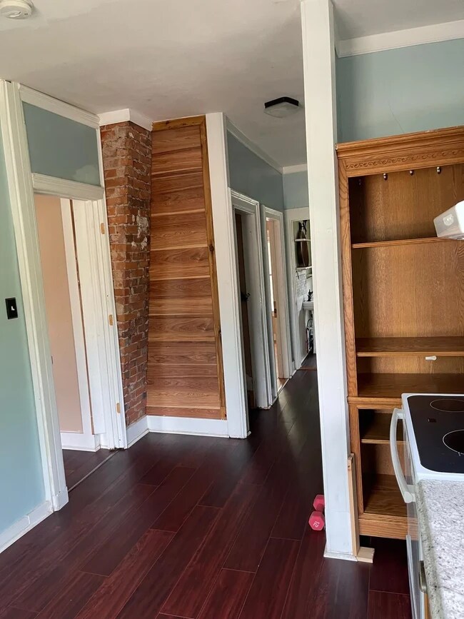 Eat in Kitchen - 105 Newhall St