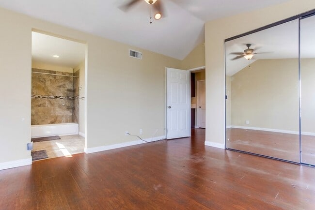 Building Photo - Charming Two Story 3 BR Home Available Mid June!