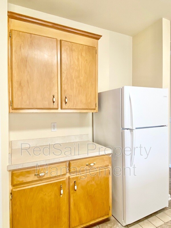 Building Photo - 1926 Algonquin Trail