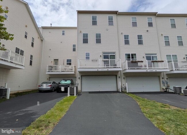 Building Photo - 22447 Verde Gate Terrace