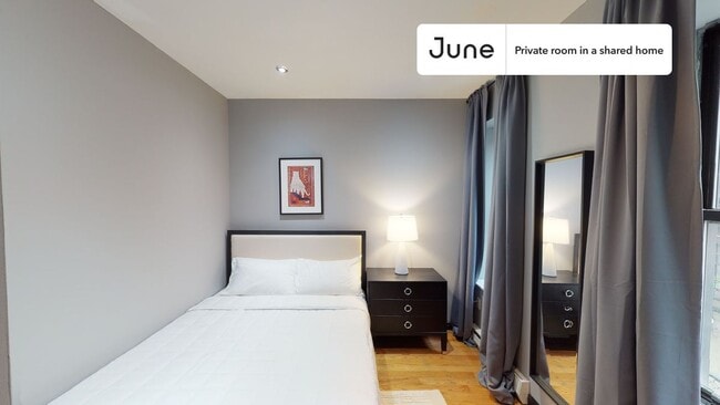 Building Photo - 15 W 107th St