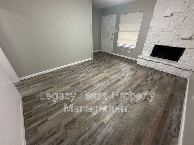 Building Photo - 1608 Sun Valley Dr
